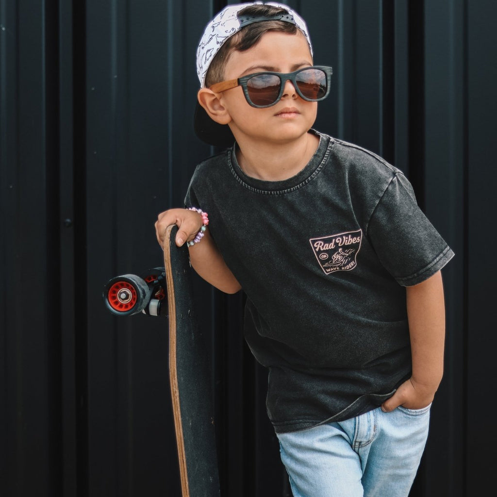 THE MAVERICKS TEE - FADED BLACK